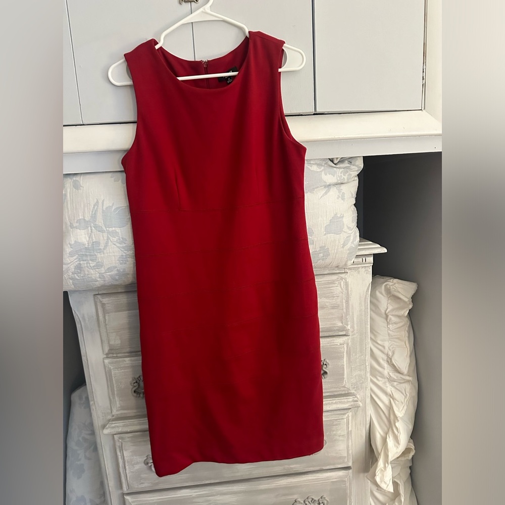 Red women’s dress Premise size 10 flattering thicker material